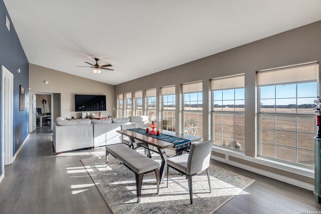 1725 Fm 2504, Poteet, TX 78065