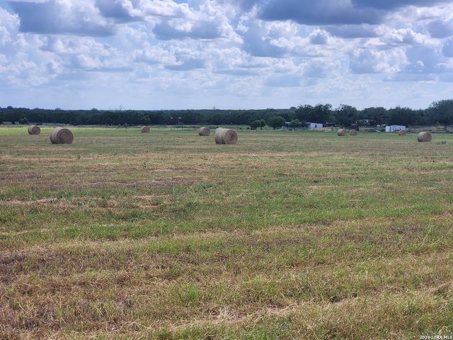 1725 Fm 2504, Poteet, TX 78065