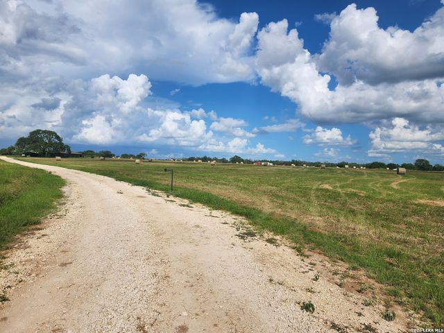 1725 Fm 2504, Poteet, TX 78065