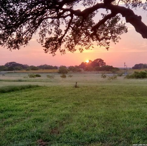 1725 Fm 2504, Poteet, TX 78065