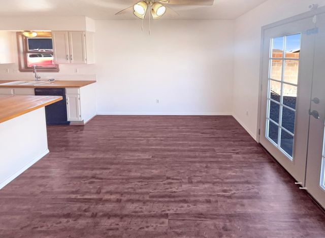 6305 Magpie Way NE, Rio Rancho, NM 87144