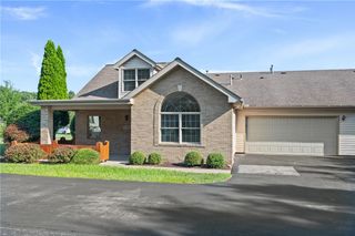 110 Steeplechase Cir, West Deer, PA 15044