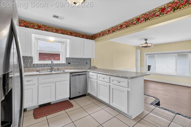 18786 Hinton Street, Riverview, MI 48193