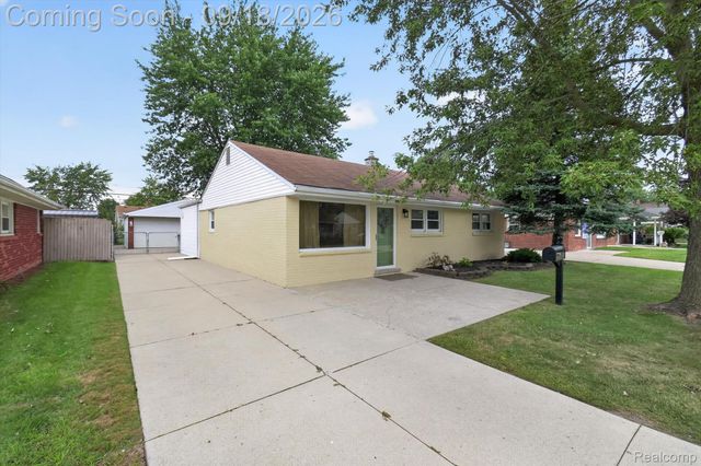 18786 Hinton Street, Riverview, MI 48193