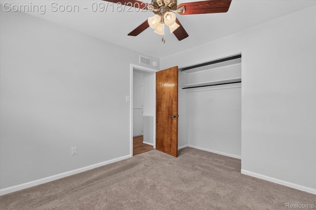 18786 Hinton Street, Riverview, MI 48193