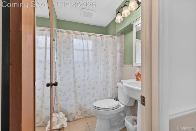 18786 Hinton Street, Riverview, MI 48193