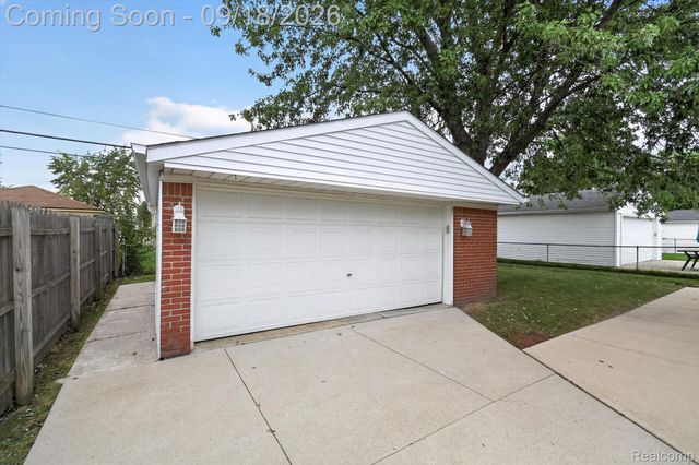 18786 Hinton Street, Riverview, MI 48193