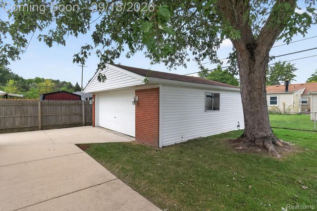 18786 Hinton Street, Riverview, MI 48193