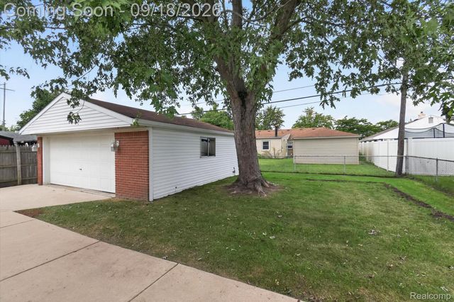18786 Hinton Street, Riverview, MI 48193