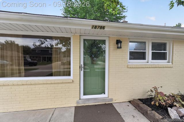 18786 Hinton Street, Riverview, MI 48193
