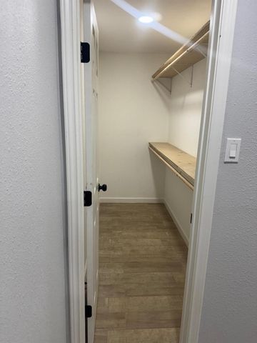 8226 Darlington Dr Drive A, Houston, TX 77028