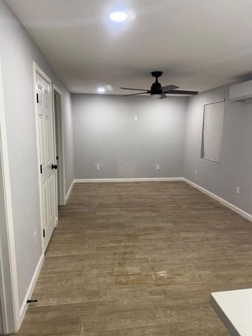 8226 Darlington Dr Drive A, Houston, TX 77028