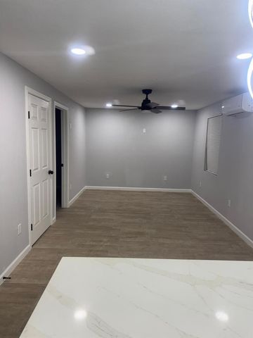 8226 Darlington Dr Drive A, Houston, TX 77028