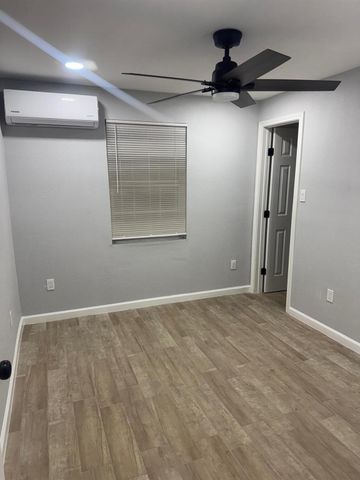 8226 Darlington Dr Drive A, Houston, TX 77028