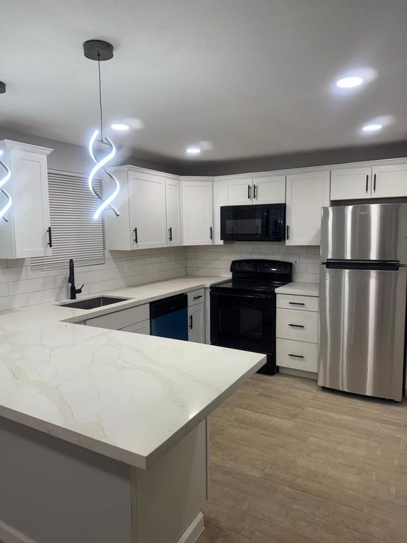 8226 Darlington Dr Drive A, Houston, TX 77028