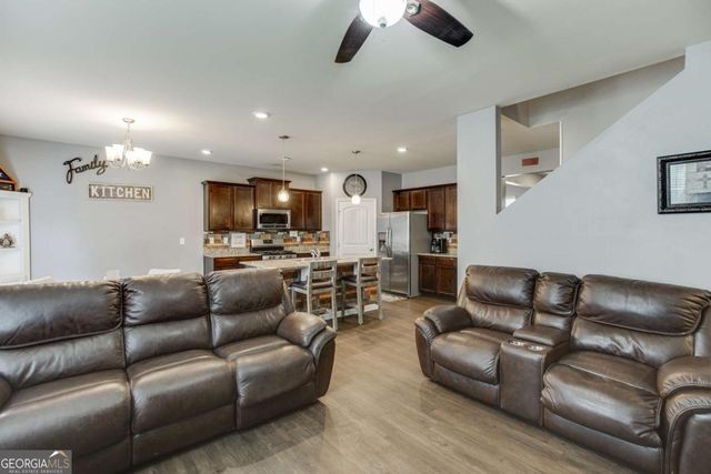 410 Maple Brook Drive, Dawsonville, GA 30534