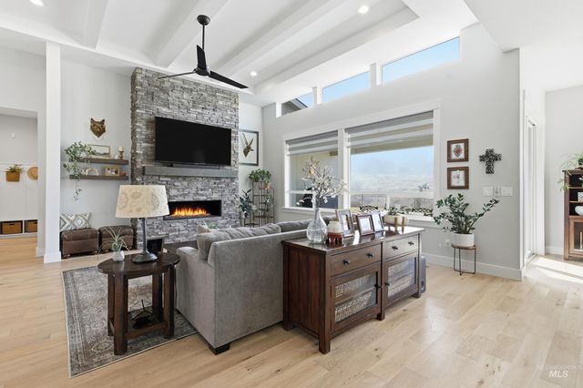 18051 N Burnt Car Pl, Boise, ID 83714