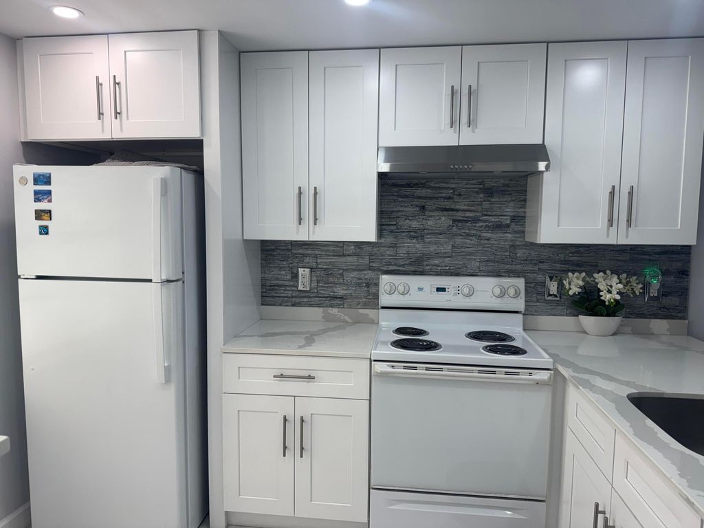 4801 Martinique Place B2, Coconut Creek, FL 33066