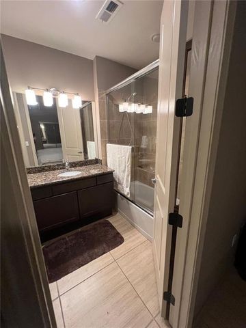 2940 Baltimore Avenue 1101, Kansas City, MO 64108