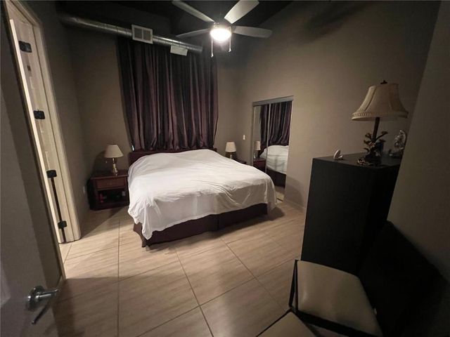 2940 Baltimore Avenue 1101, Kansas City, MO 64108