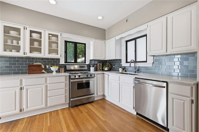 203 W 66th Terrace, Kansas City, MO 64113