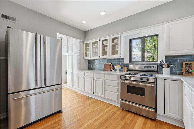 203 W 66th Terrace, Kansas City, MO 64113