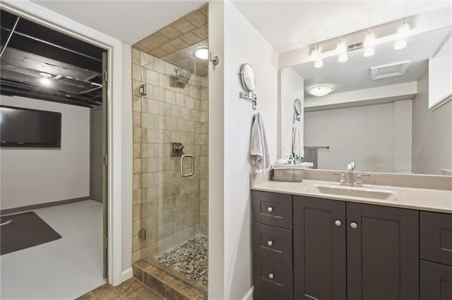 203 W 66th Terrace, Kansas City, MO 64113