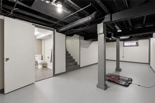 203 W 66th Terrace, Kansas City, MO 64113