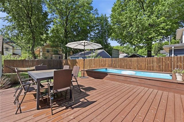 203 W 66th Terrace, Kansas City, MO 64113