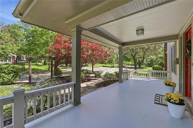 203 W 66th Terrace, Kansas City, MO 64113