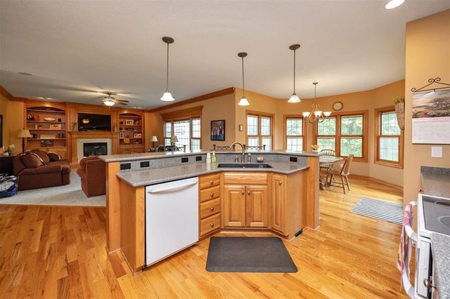 106 SW Stonegate Drive, Ankeny, IA 50023