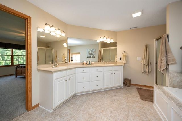 106 SW Stonegate Drive, Ankeny, IA 50023