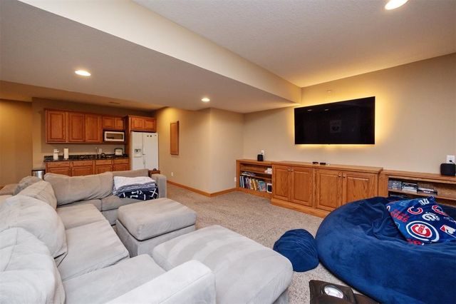 106 SW Stonegate Drive, Ankeny, IA 50023