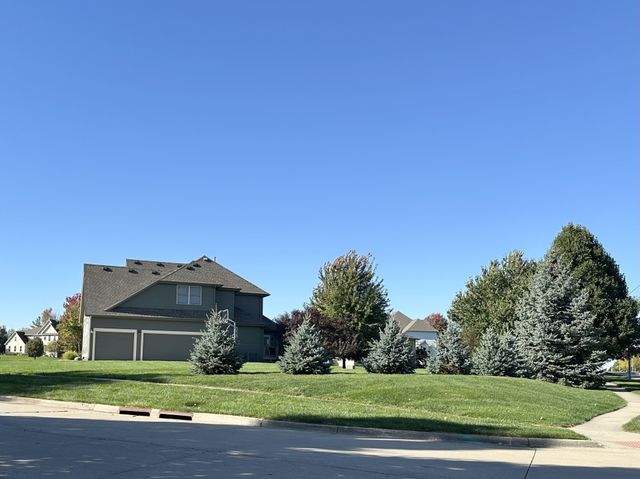106 SW Stonegate Drive, Ankeny, IA 50023