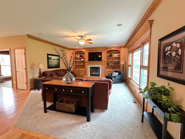 106 SW Stonegate Drive, Ankeny, IA 50023