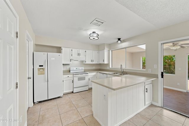3614 W GROVERS Avenue, Glendale, AZ 85308