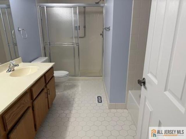 28 Daniel Webster Avenue C, Monroe, NJ 08831