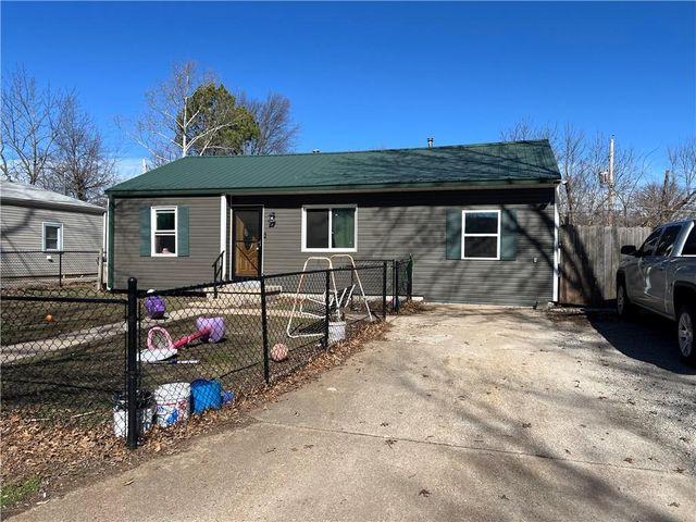 2813 Ward Avenue, Parsons, KS 67357