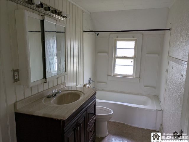 114 Manhattan Avenue, Buffalo, NY 14215