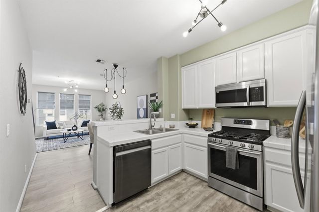 1411 Nevin Plz, Richmond, CA 94801