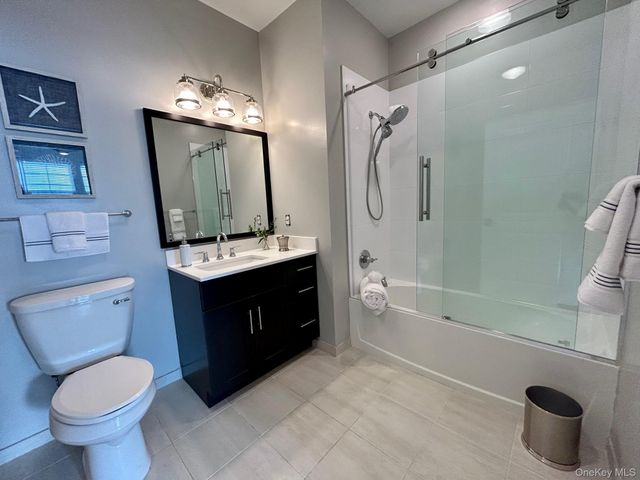 75 E Hoffman Avenue 3060, Lindenhurst, NY 11757