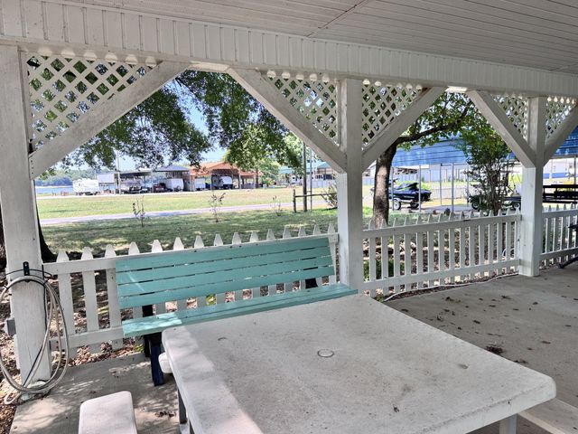 219 Beechview Dr, Clifton, TN 38425