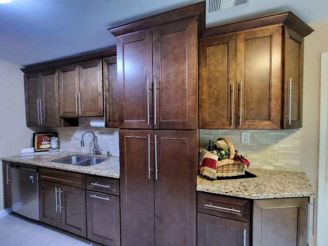 5843 Doe Circle 1, Westmont, IL 60559