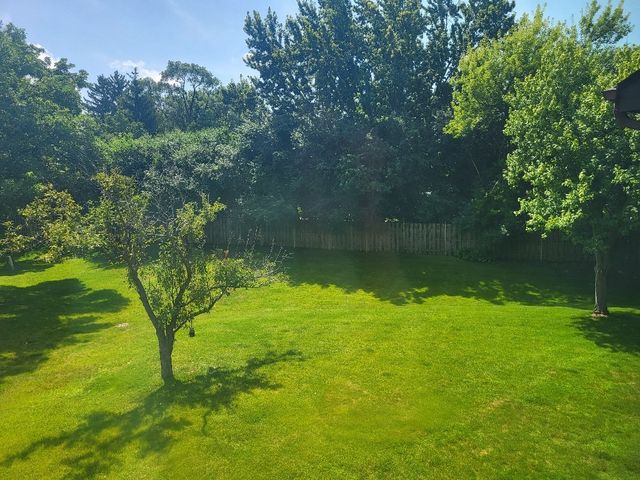 5843 Doe Circle 1, Westmont, IL 60559