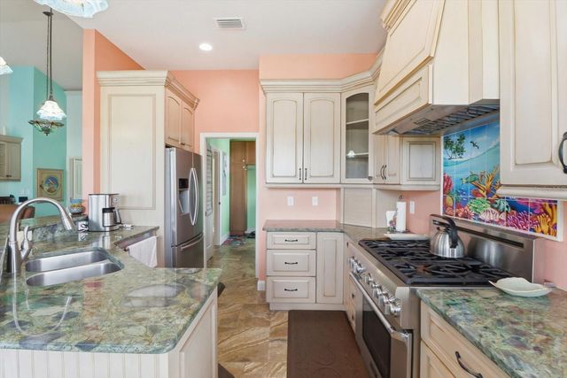 2571 N SENECA POINT, Crystal River, FL 34429