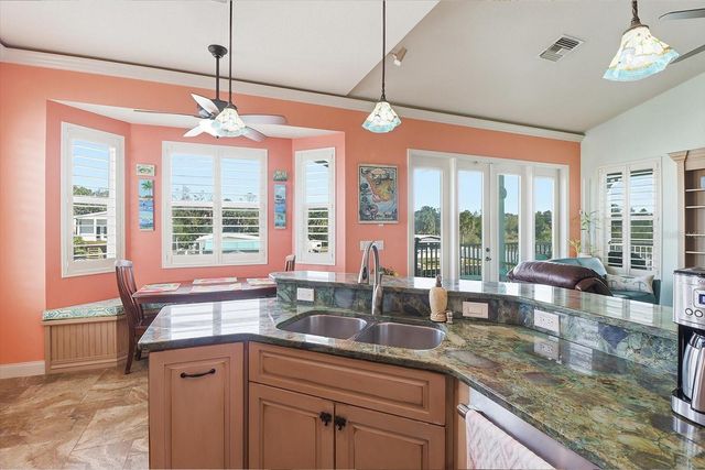 2571 N SENECA POINT, Crystal River, FL 34429