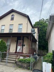82 Godwin Ave, Paterson City, NJ 07501