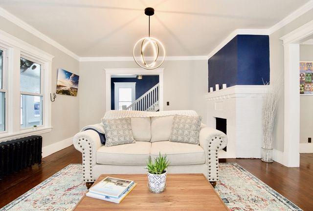 27 Rockland St, Springfield, MA 01118