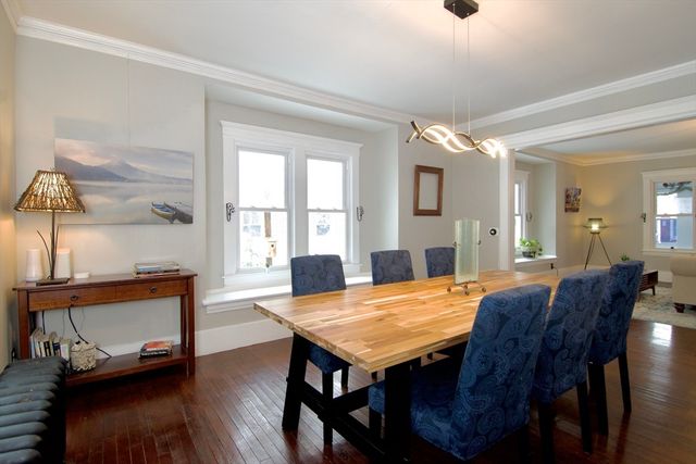 27 Rockland St, Springfield, MA 01118