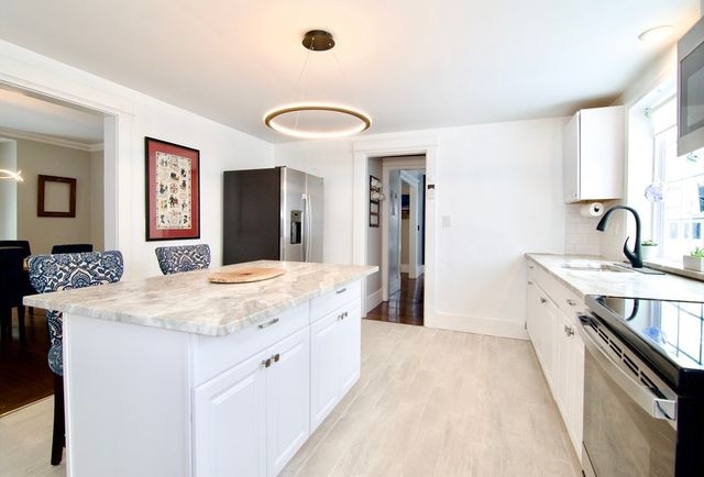 27 Rockland St, Springfield, MA 01118